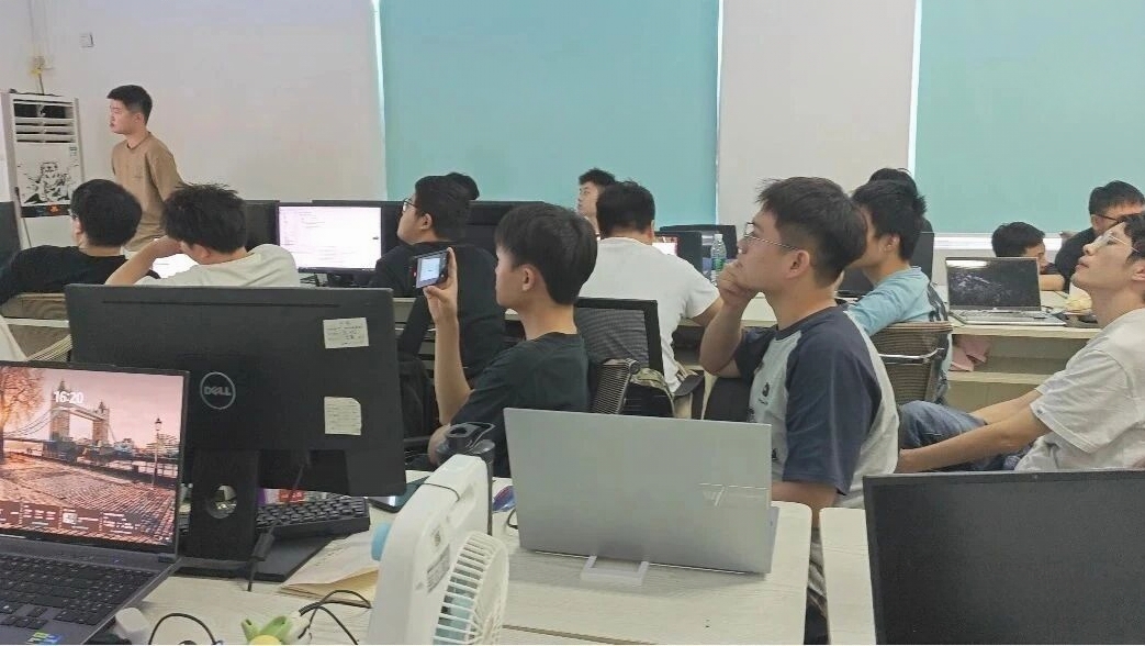 AI搭档实战录：2504班企业级软件开发项目答辩