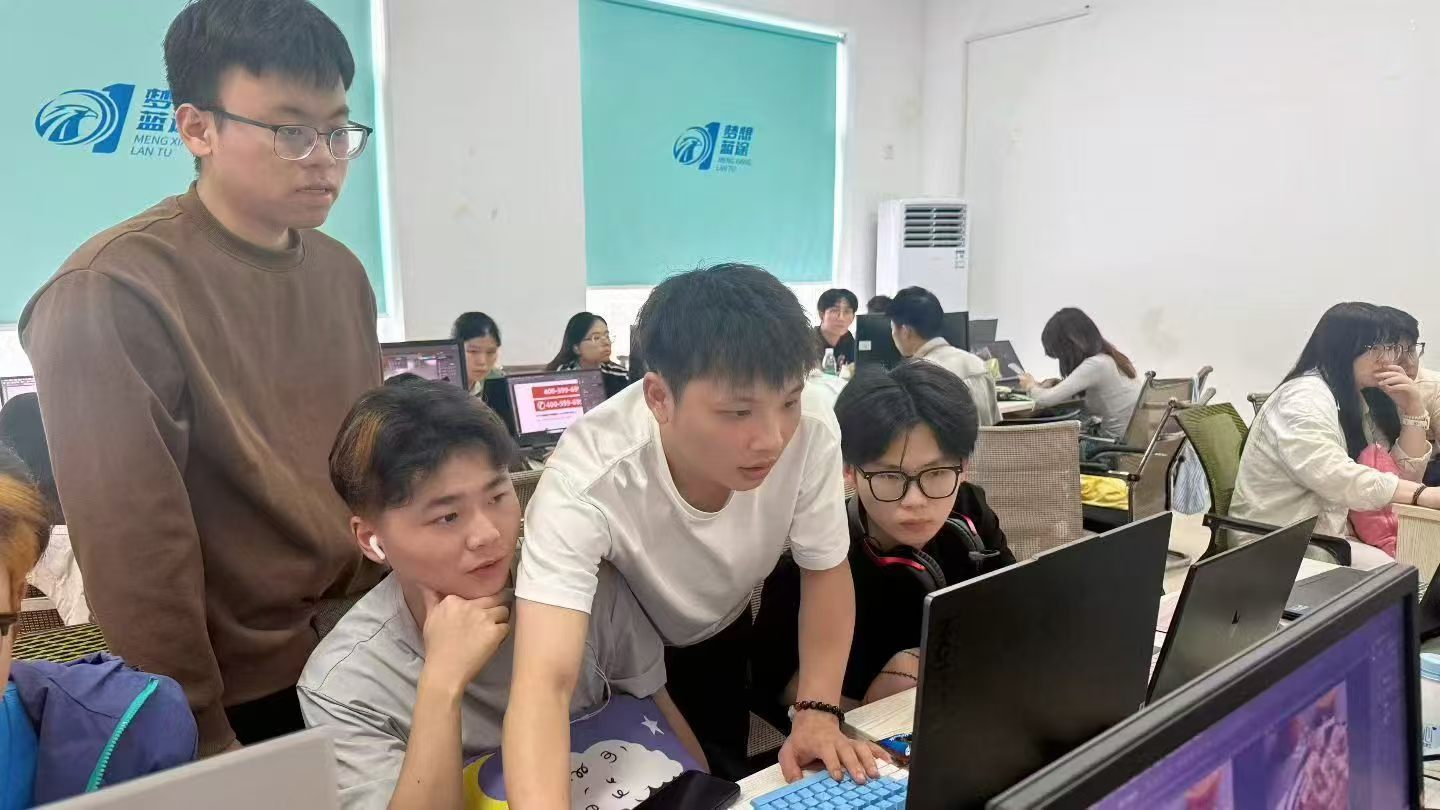 高新区AI开发培训暑假班怎么选？