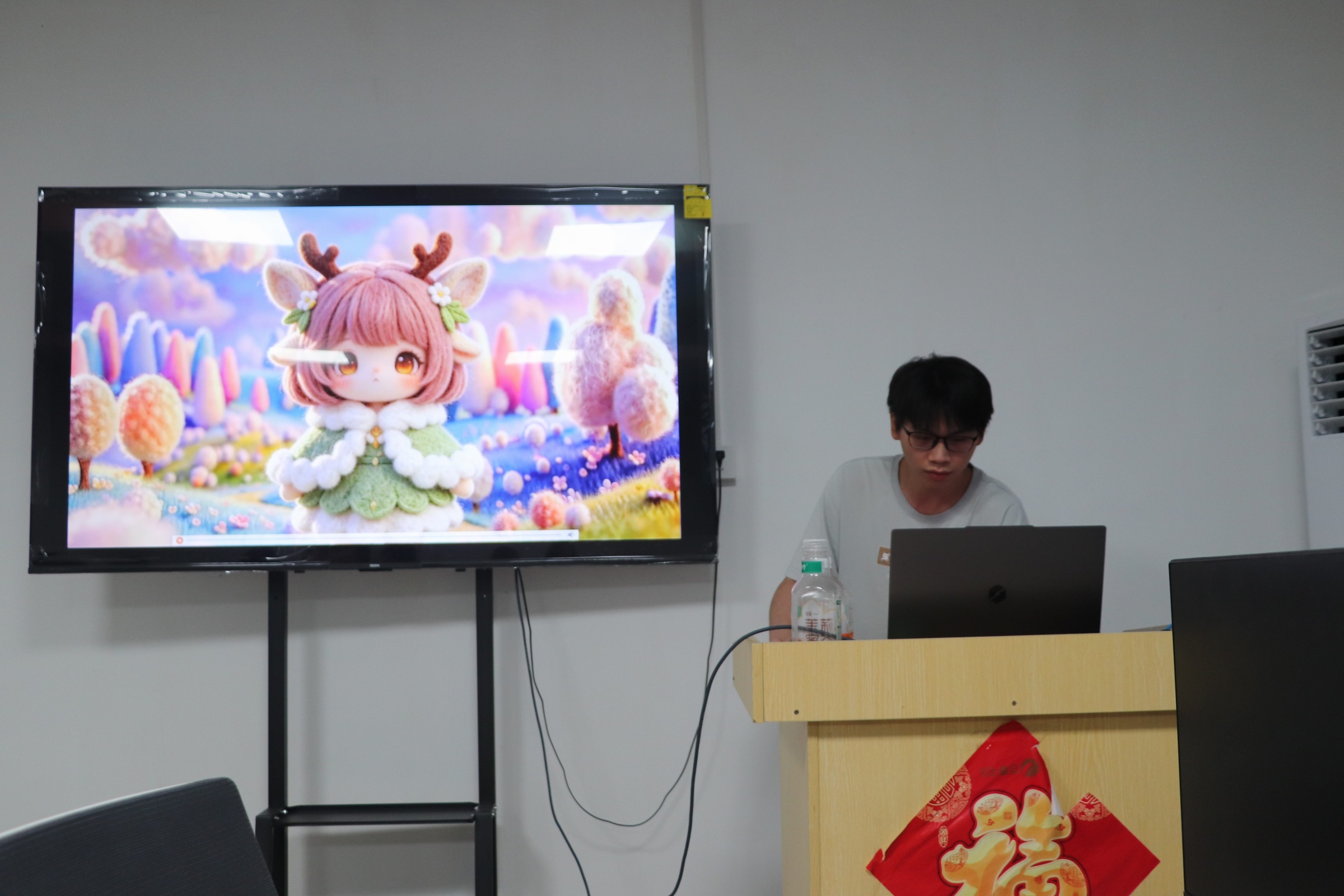 零基础学AI输入输出怎么搭配 长沙大学生看教程与做练习比例指南