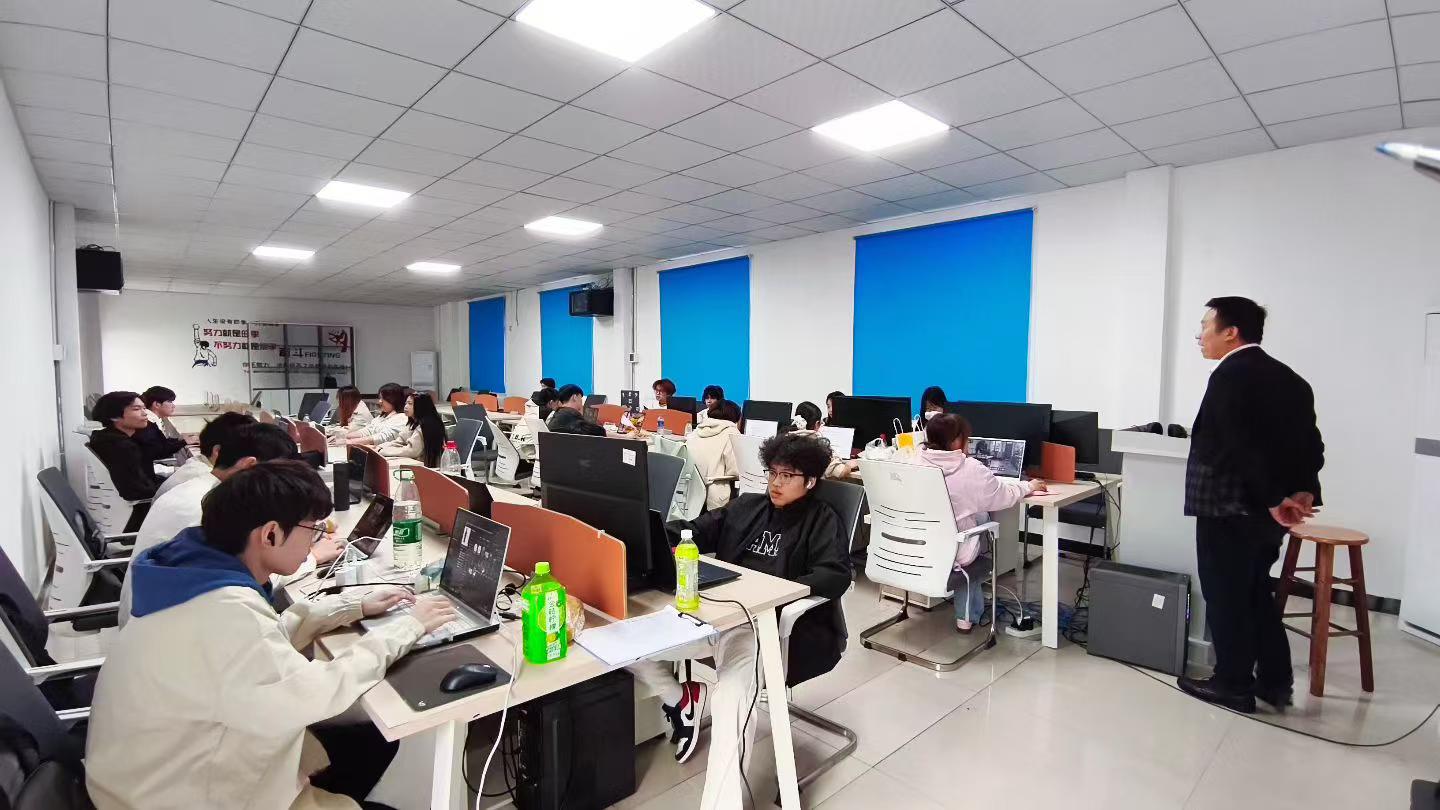 零基础学AI常见工具功能边界 长沙大学生工具选择与场景适配指南